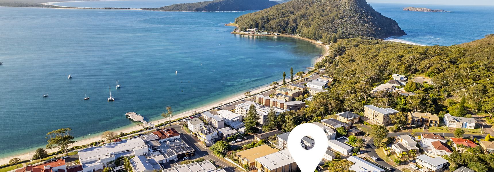 Tomaree Cottage 12 Tomaree Road – 200 mtrs to Beach – Pet Friendly, linen, WiFi & aircon