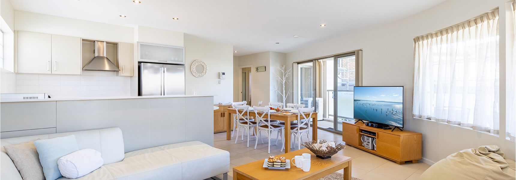 Bay Break, 1/25 Voyager Cl – 50 metres to the waters edge, lift and air conditioning