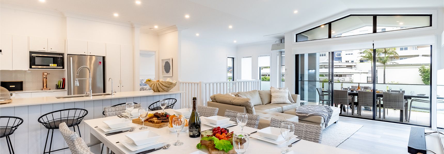 Beach Haven, 3a Messines Street – 4 Minute walk to the beach, WiF, Air Con