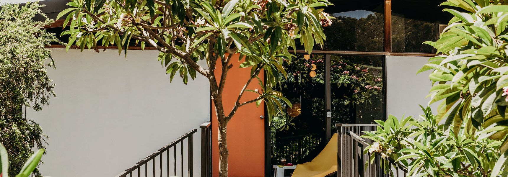 The Sundowner, 25 Lentara St – luxury pet friendly retreat with pool