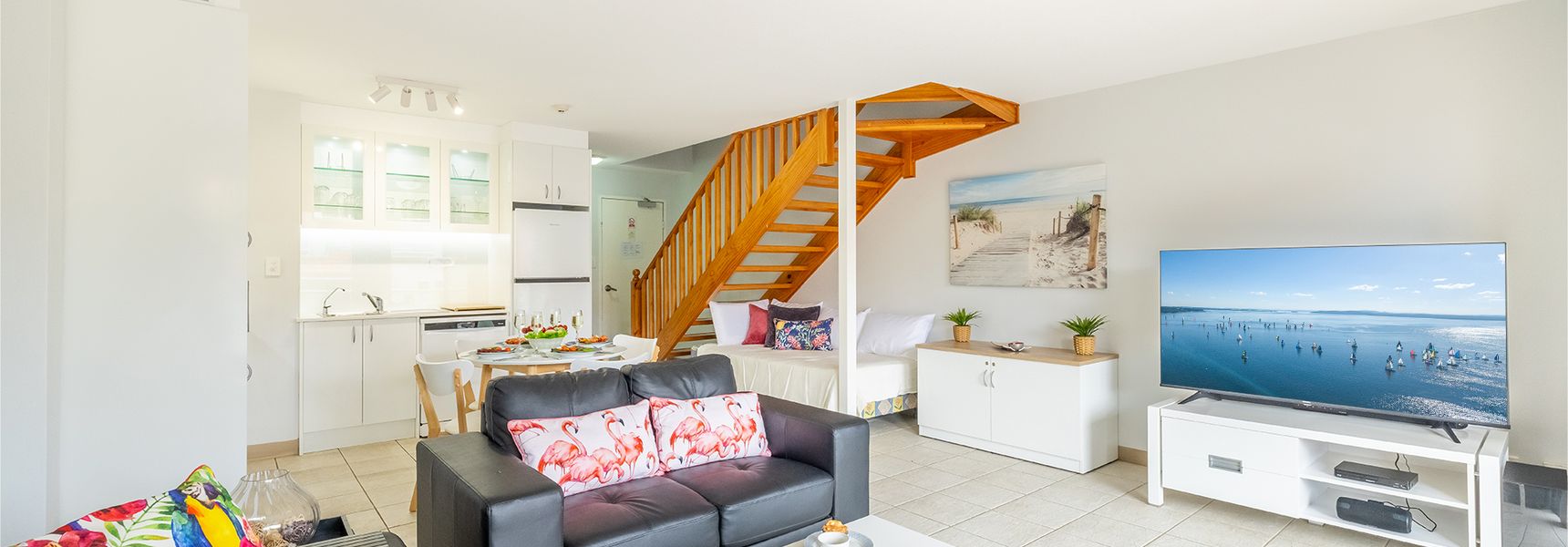 Nelson Bay Breeze Apartment, 29/1 Trafalgar Street – Air conditioned unit with Linen supplied, complex pool and spa