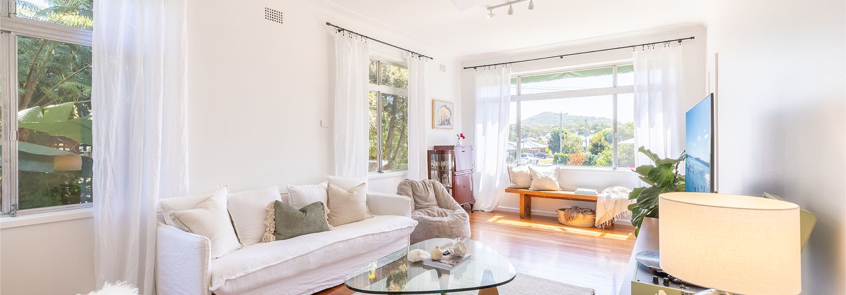 Evoke – Shoal Bay, 2 Leonard Ave , Stylish holiday house with air con, Wi-Fi & boat parking