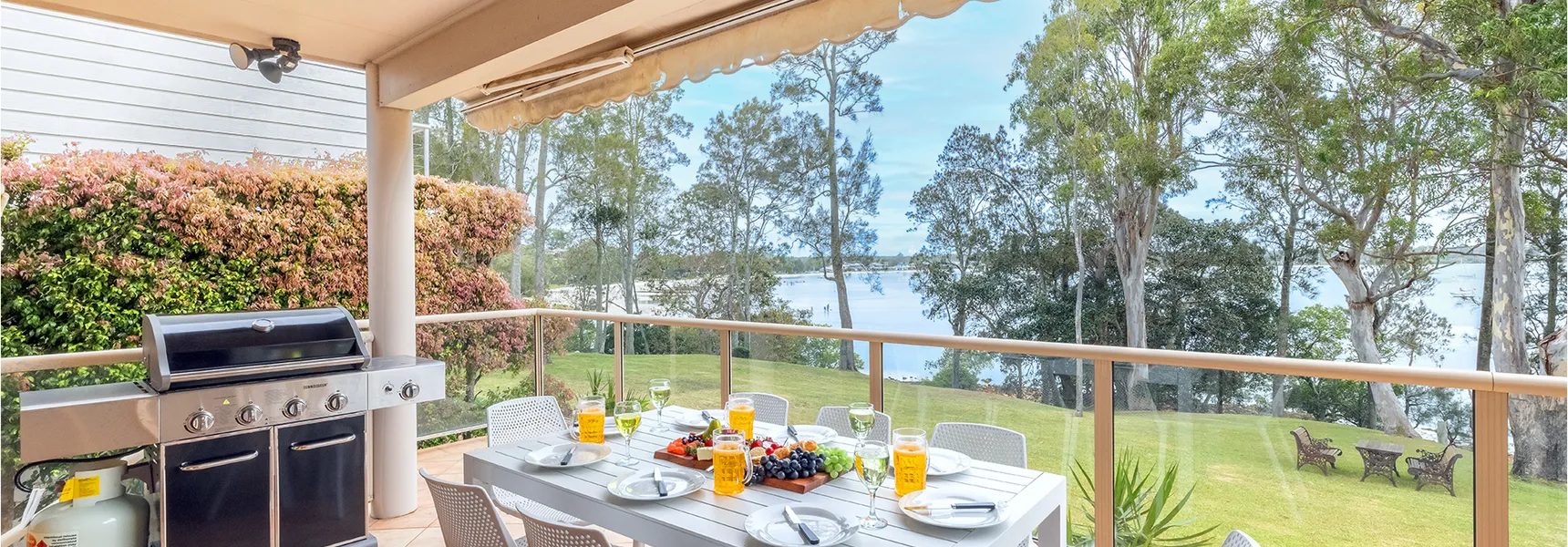 Danalene, 44a Danalene Pde – stunning waterfront property with Air Con, WI-FI, Double Lock Up Garage & Boat Parking
