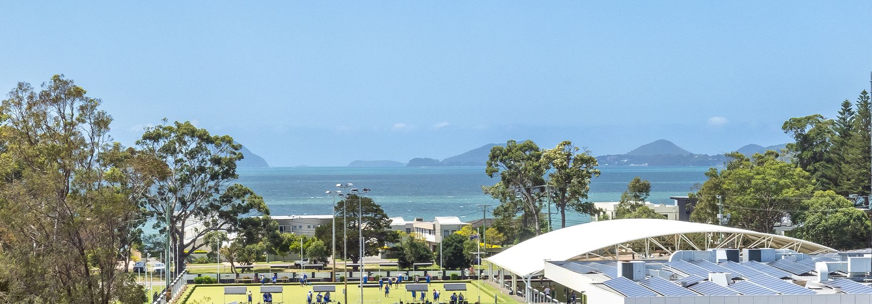 Ash Haven, 19 Ash St – views, pool, air con, boat parking, Wi-Fi