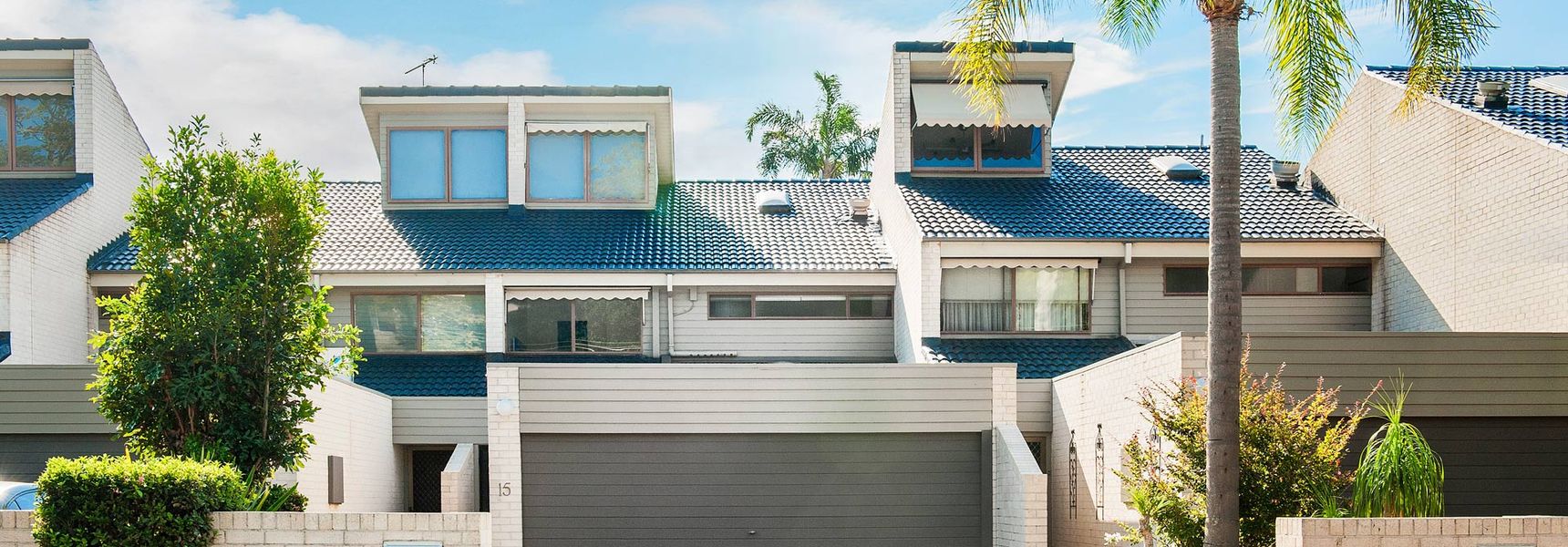 The Moorings, 15/4 Cromarty Road – stunning with water views & pool