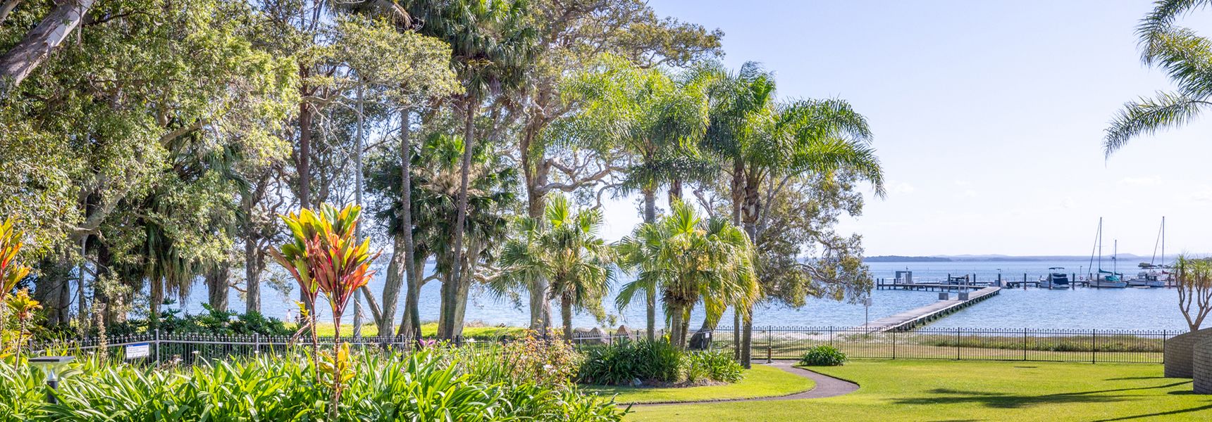 The Moorings, 22/4 Cromarty Rd – stunning townhouse with water views