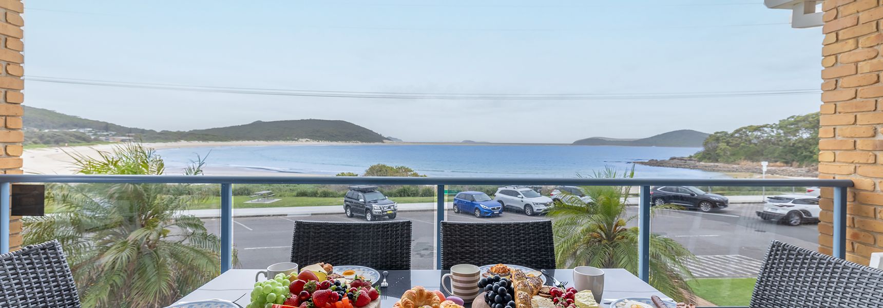 Tah Villa, 1/68 Marine Dr – stunning views, linen and air con