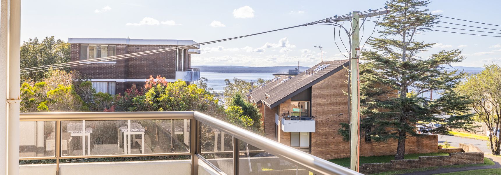 The Commodore, 3/9-11 Donald St – air con, views