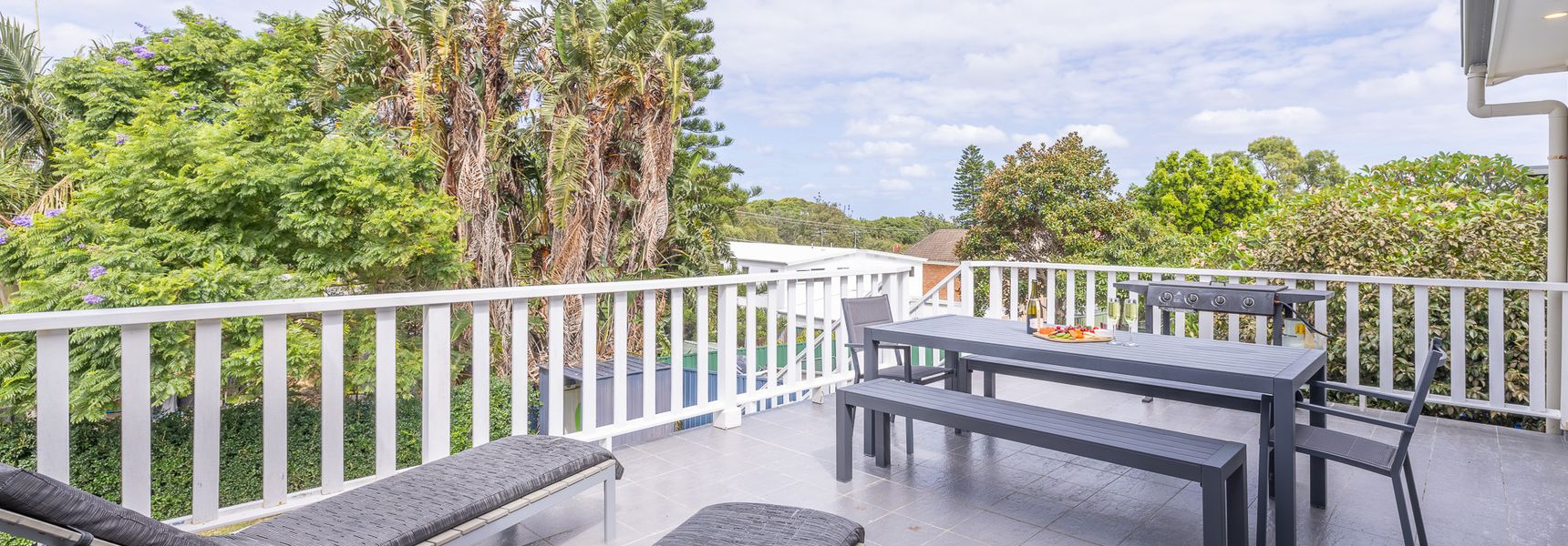 Shells on the Shore 1, 9 Lentara St – Air Con, Wi-Fi, Linen, Boat Parking