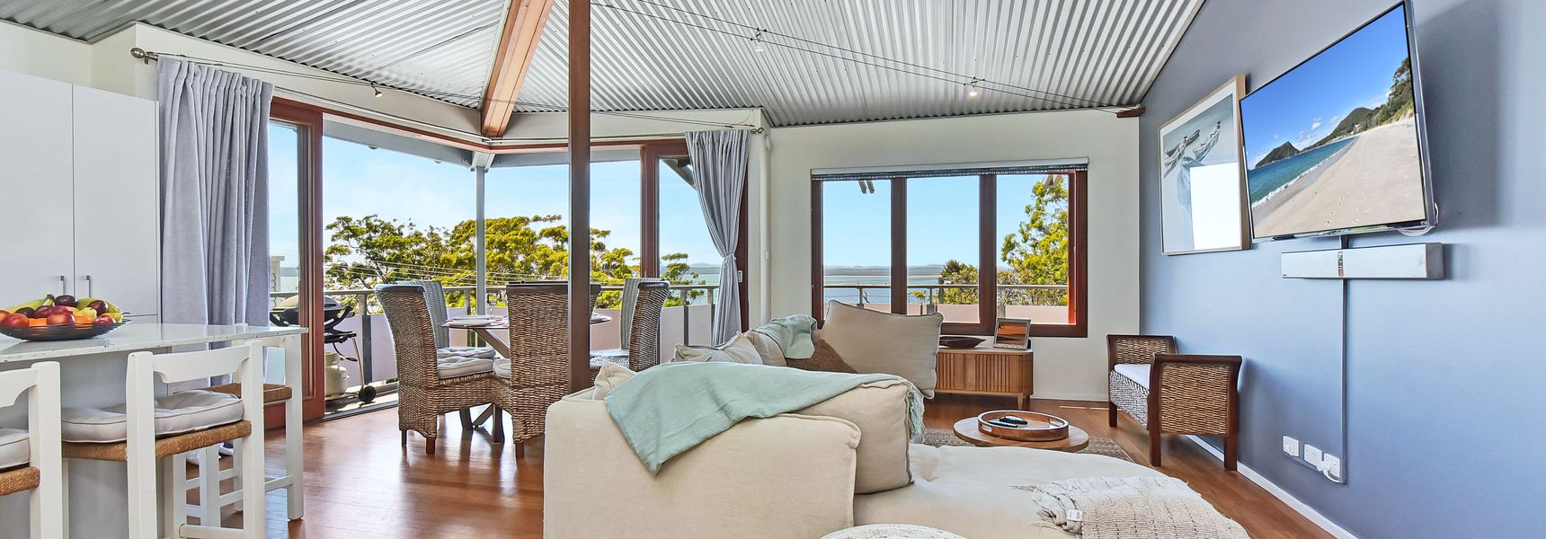 Gloucester Retreat B, 23B Gloucester St – waterviews, Wi-Fi, Linen and Bed Making