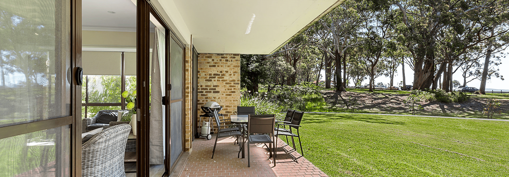 Bay Parklands, 19/2 Gowrie Avenue – ground floor unit with water views & WIFI