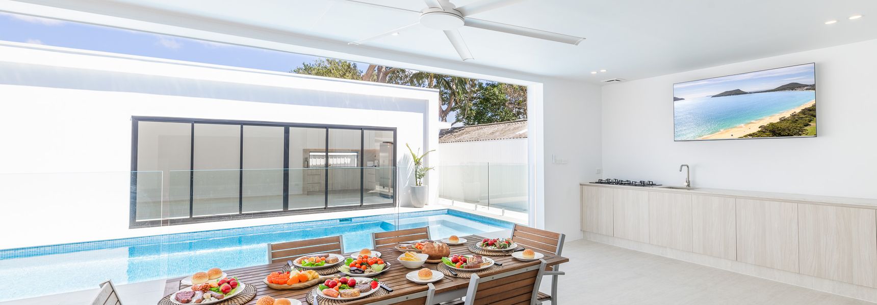 57 Tomaree Road Complex – House and Cabana with Pool, Air-con, Wi-fi, Boat Parking