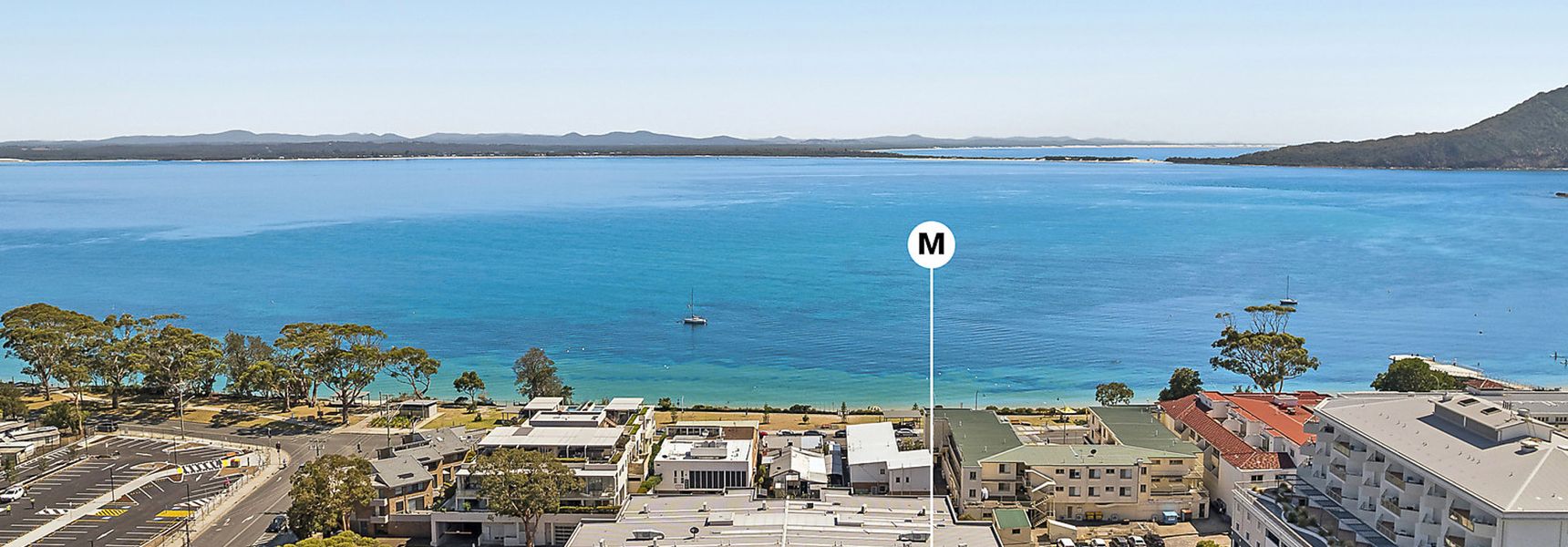 The Shoal, 407/6-8 Bullecourt St – linen, lift and 2 minutes to the water and shops