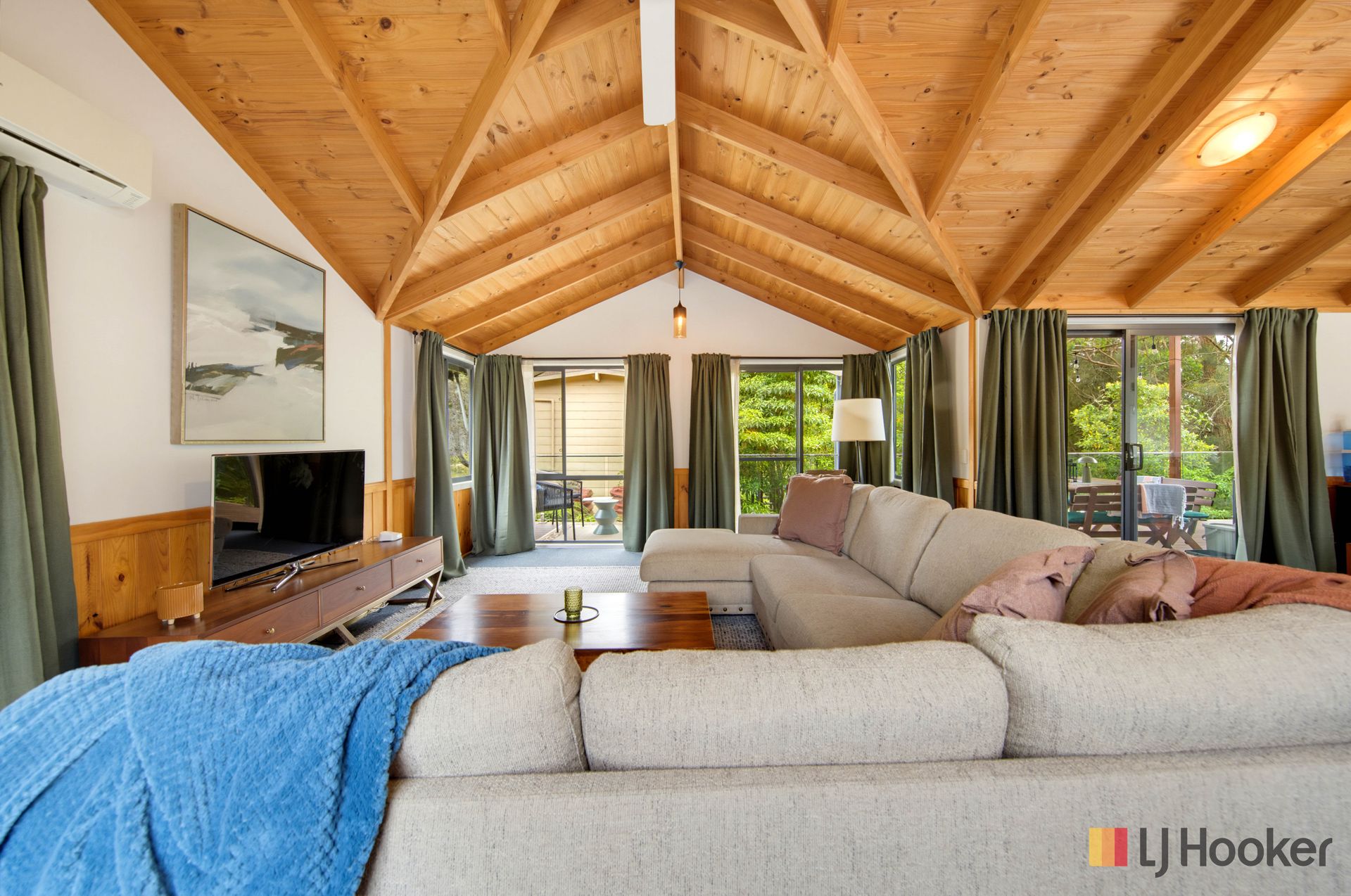 Open Plan Raked Ceiling 50 Banyandah Street, South Durras - Batemans Bay Accommodation