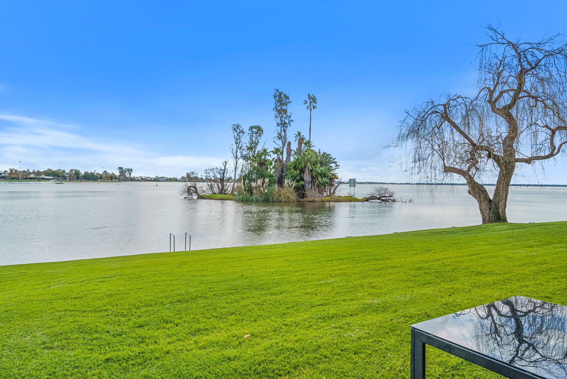 Yarrawonga Lakeside Apartment 31