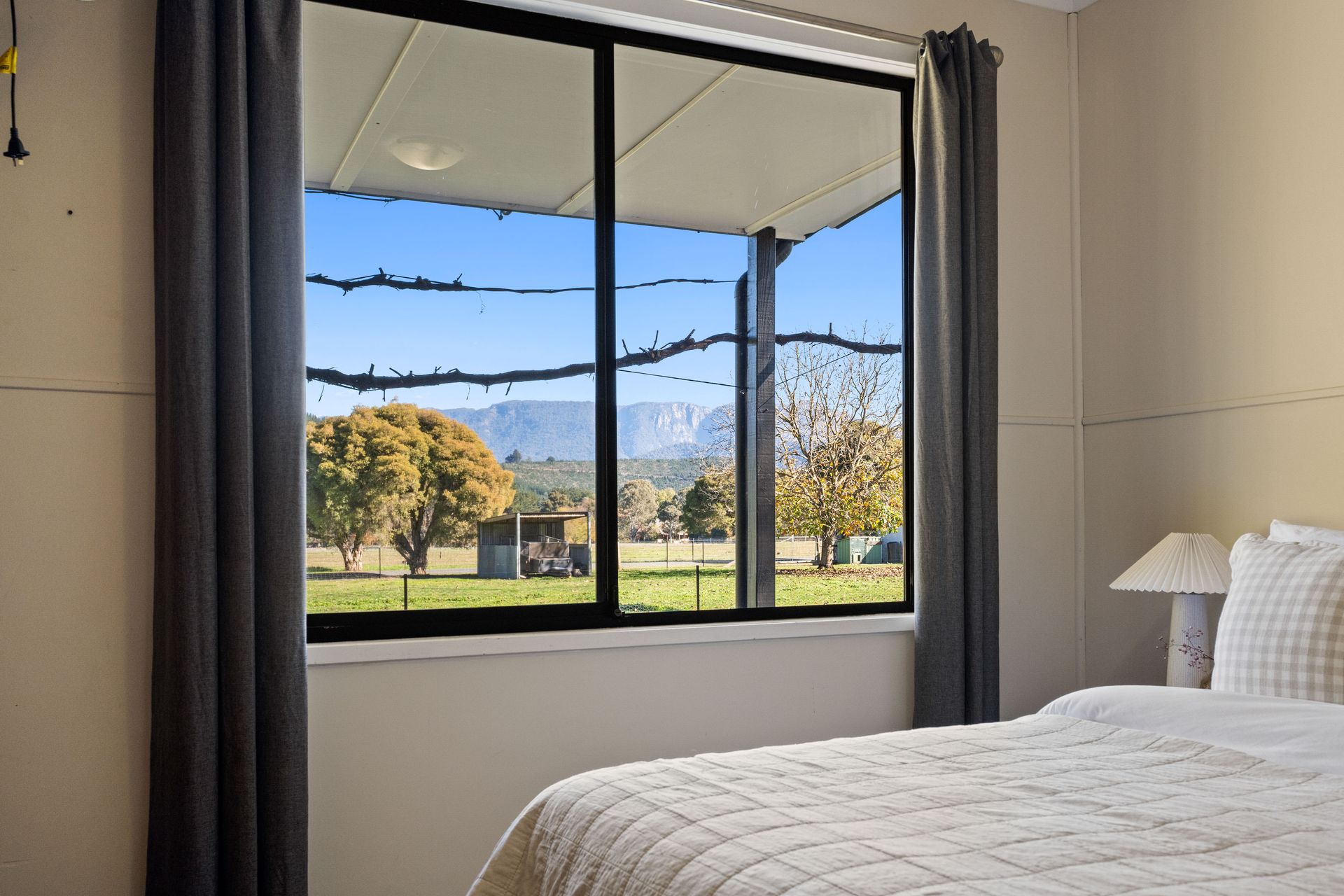 The Little Farmhouse – Pet Friendly with Magnificent Views
