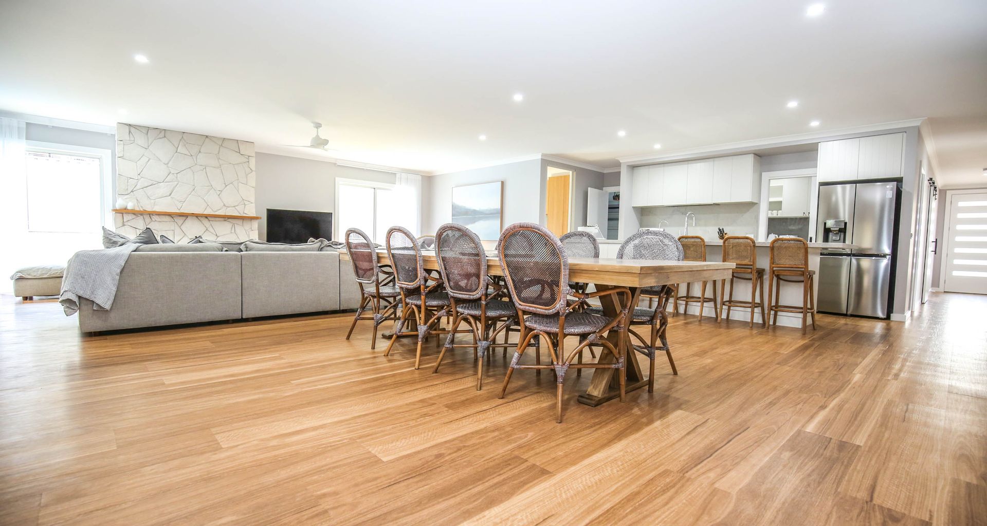 SUNDOWN COUNTRY CLUB