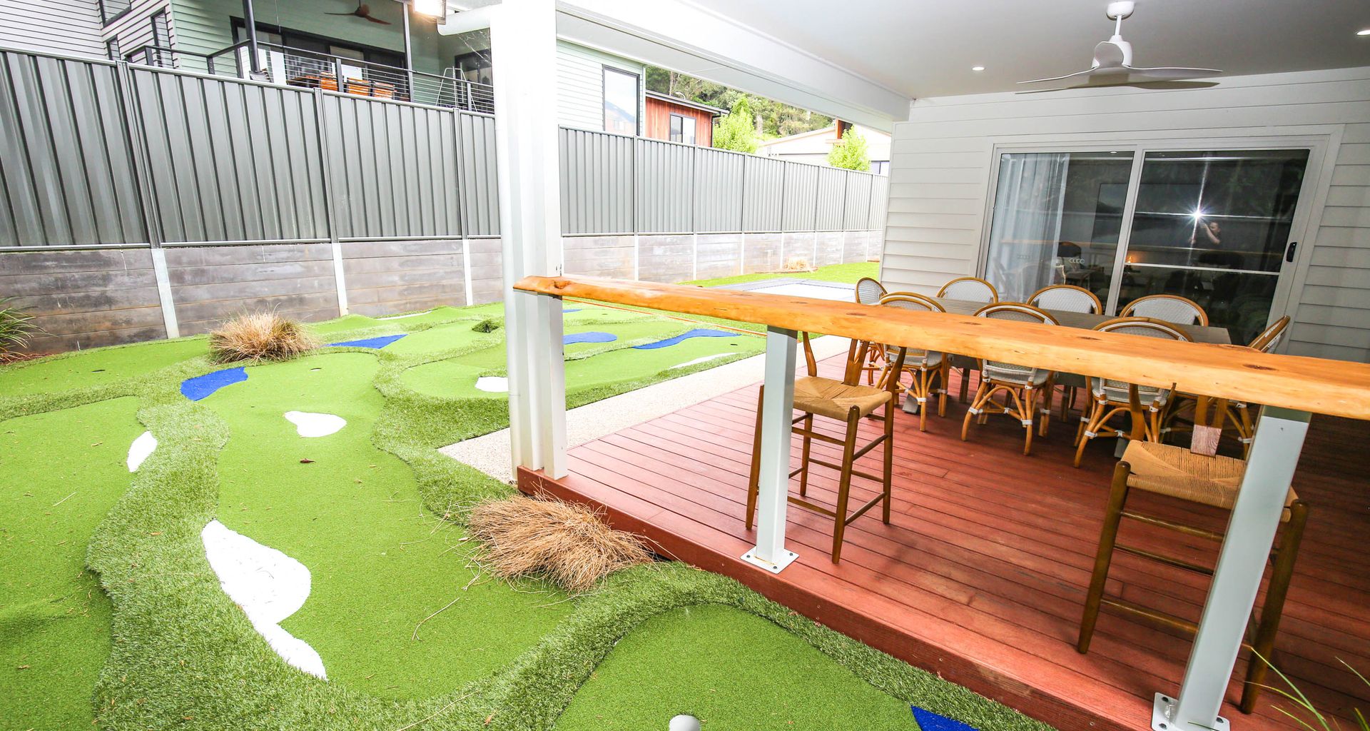 SUNDOWN COUNTRY CLUB