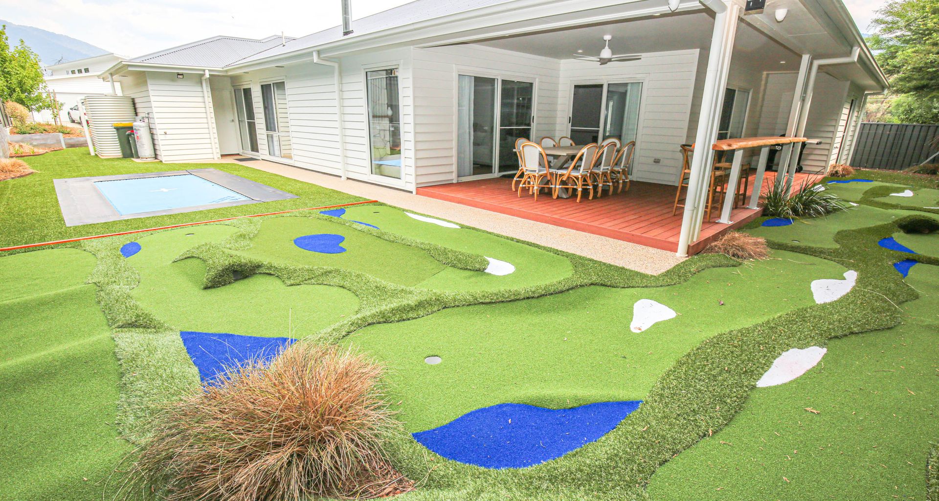 SUNDOWN COUNTRY CLUB