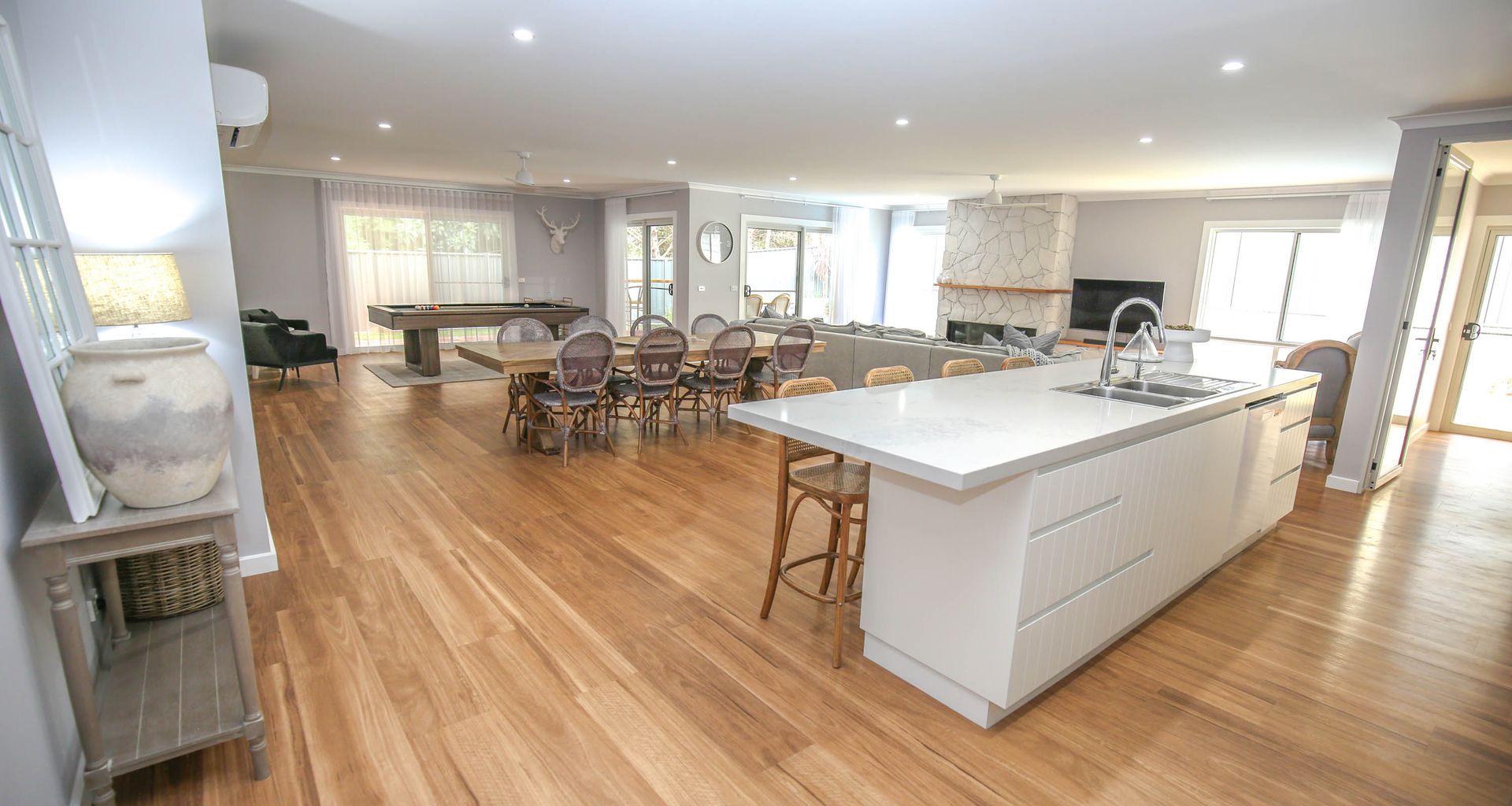 SUNDOWN COUNTRY CLUB