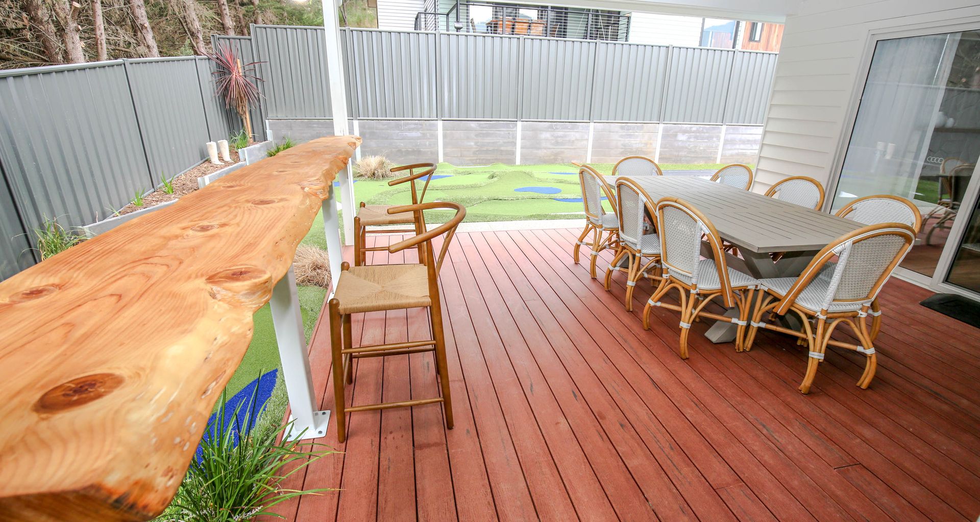 SUNDOWN COUNTRY CLUB