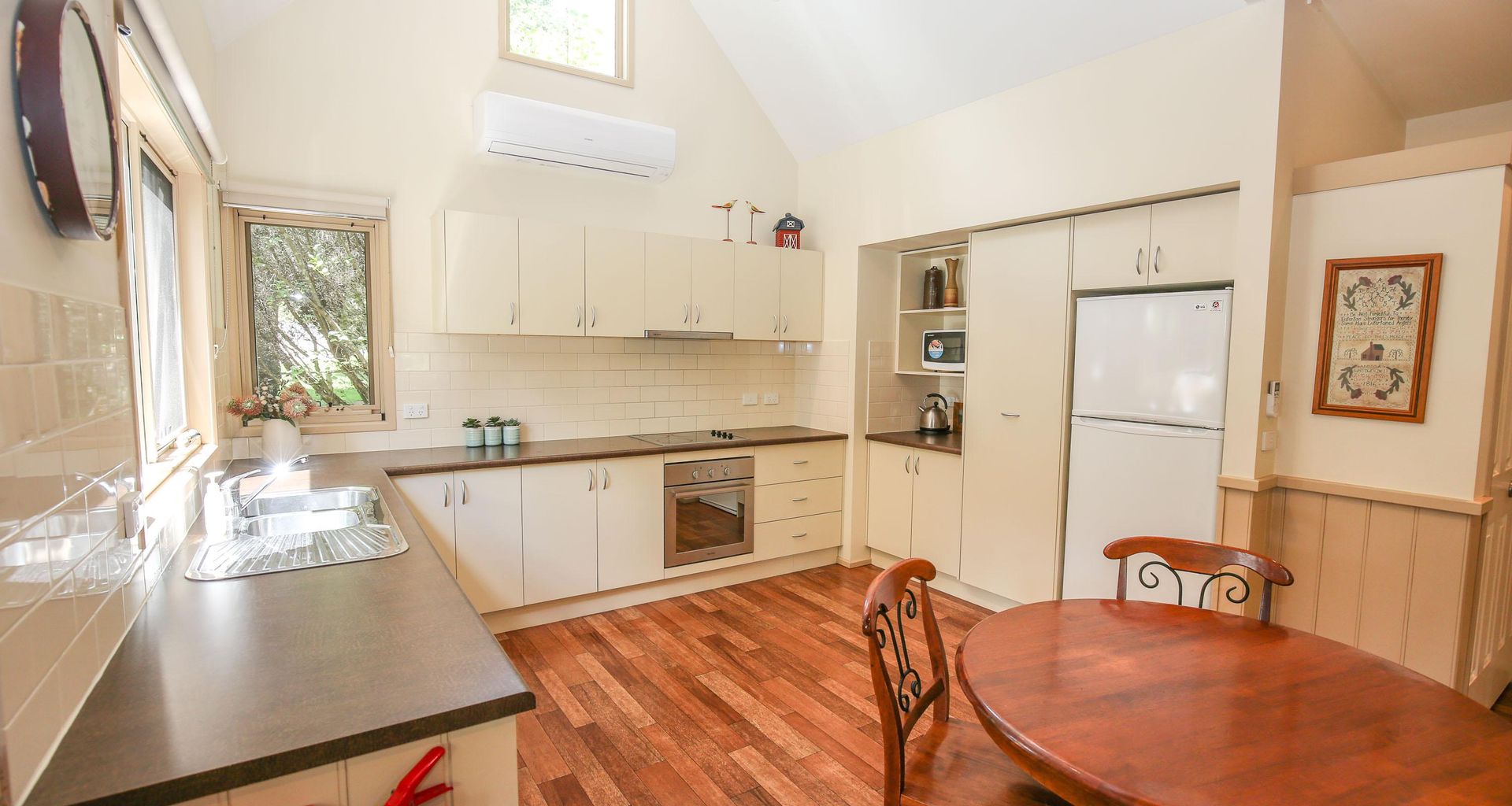 ALPINE ARNICA COTTAGE 1