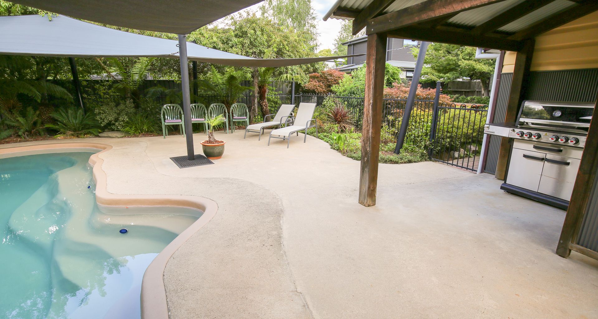 BATTENBERG AT BRIGHT