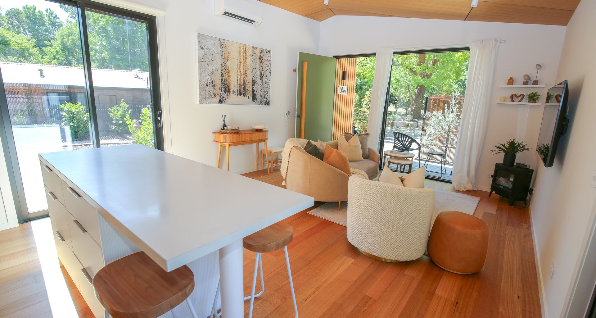 THE ROCKS – OLIVE RETREAT