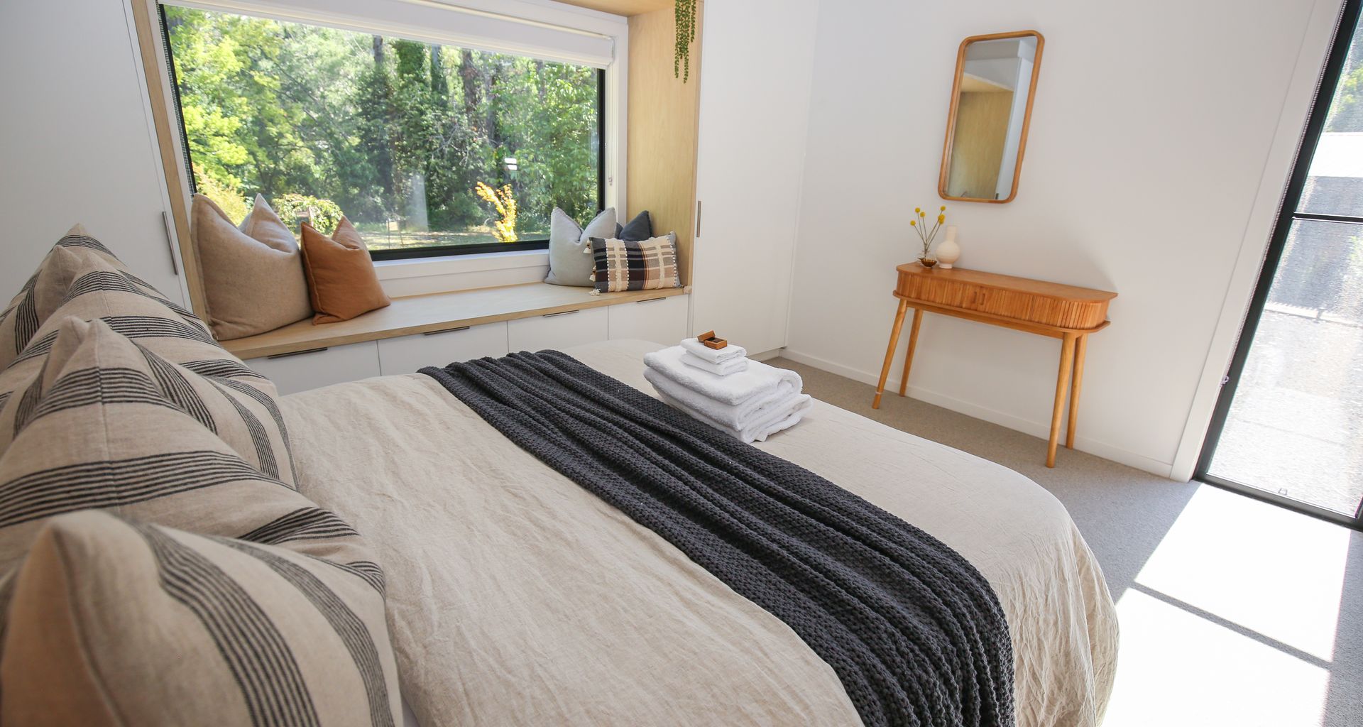 THE ROCKS – OLIVE RETREAT