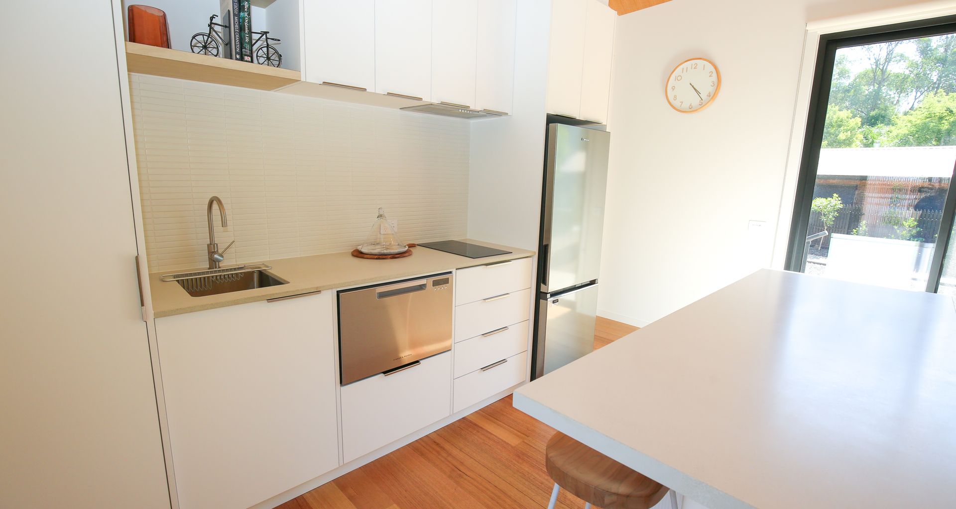 THE ROCKS – OLIVE RETREAT