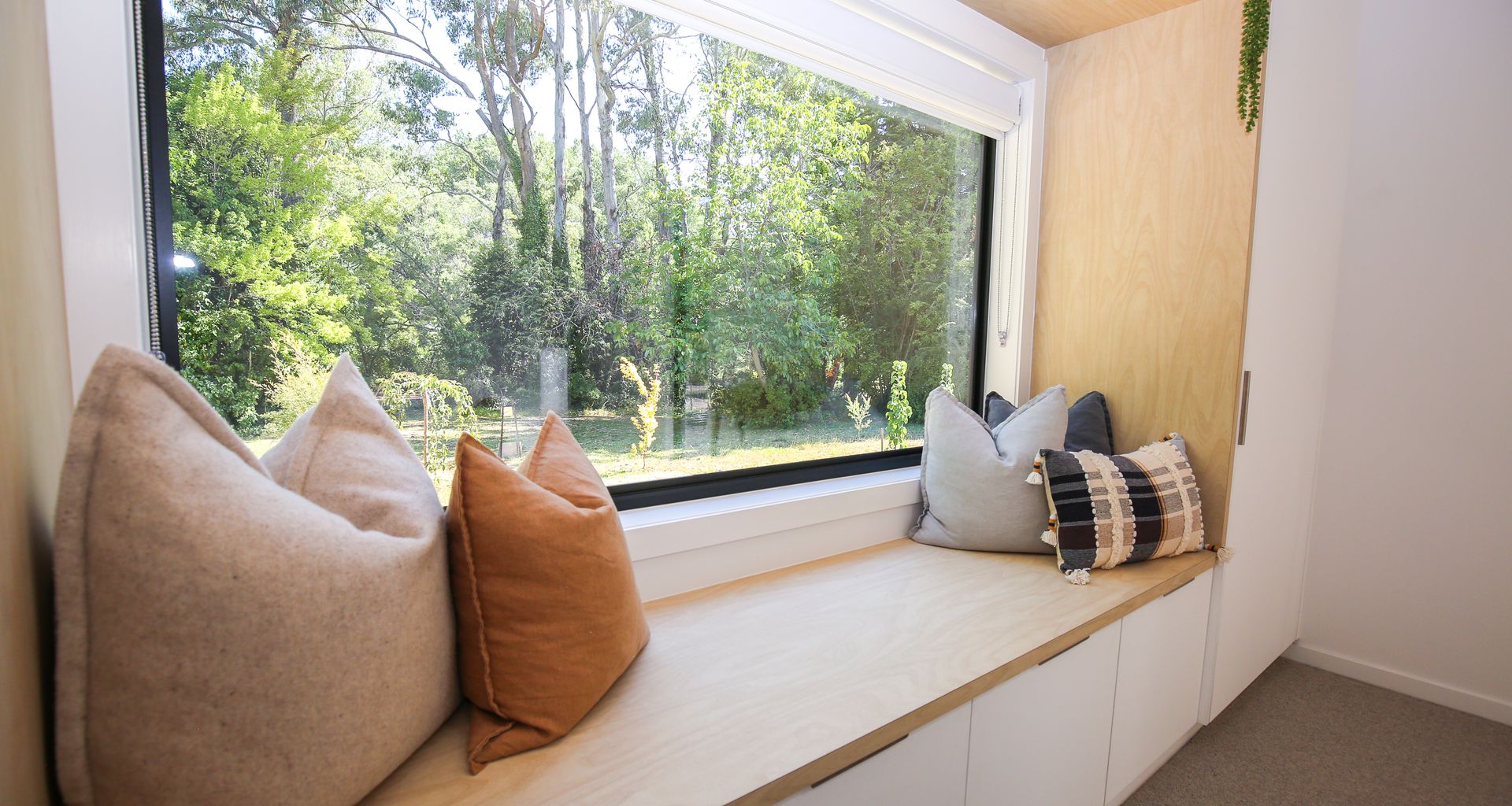 THE ROCKS – OLIVE RETREAT