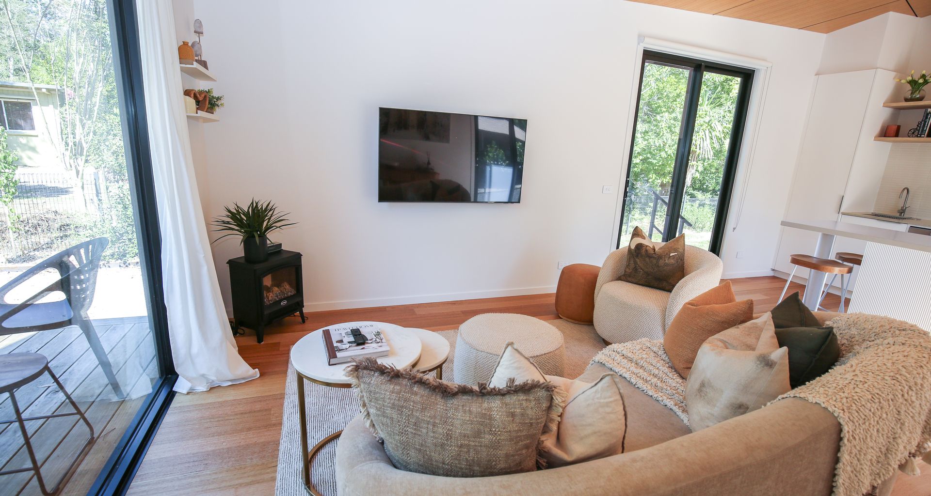 THE ROCKS – OLIVE RETREAT