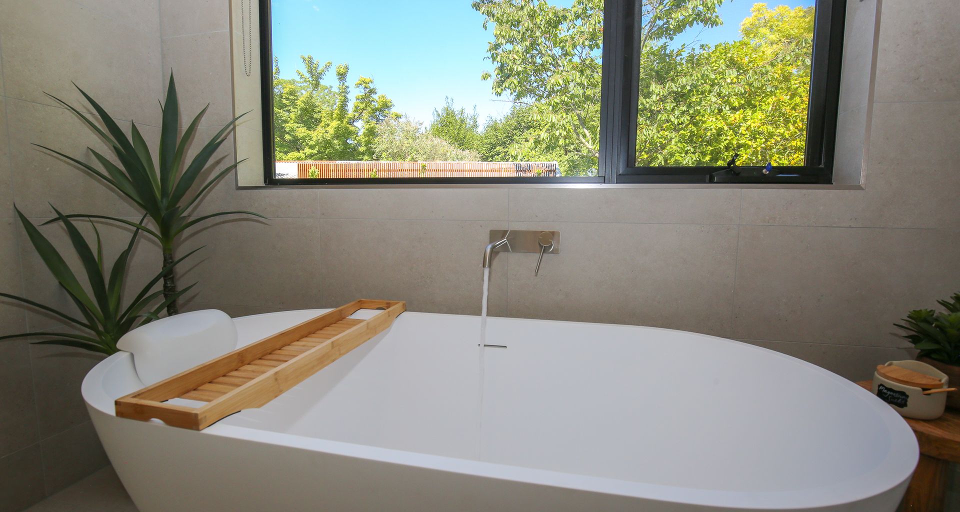 THE ROCKS – OLIVE RETREAT