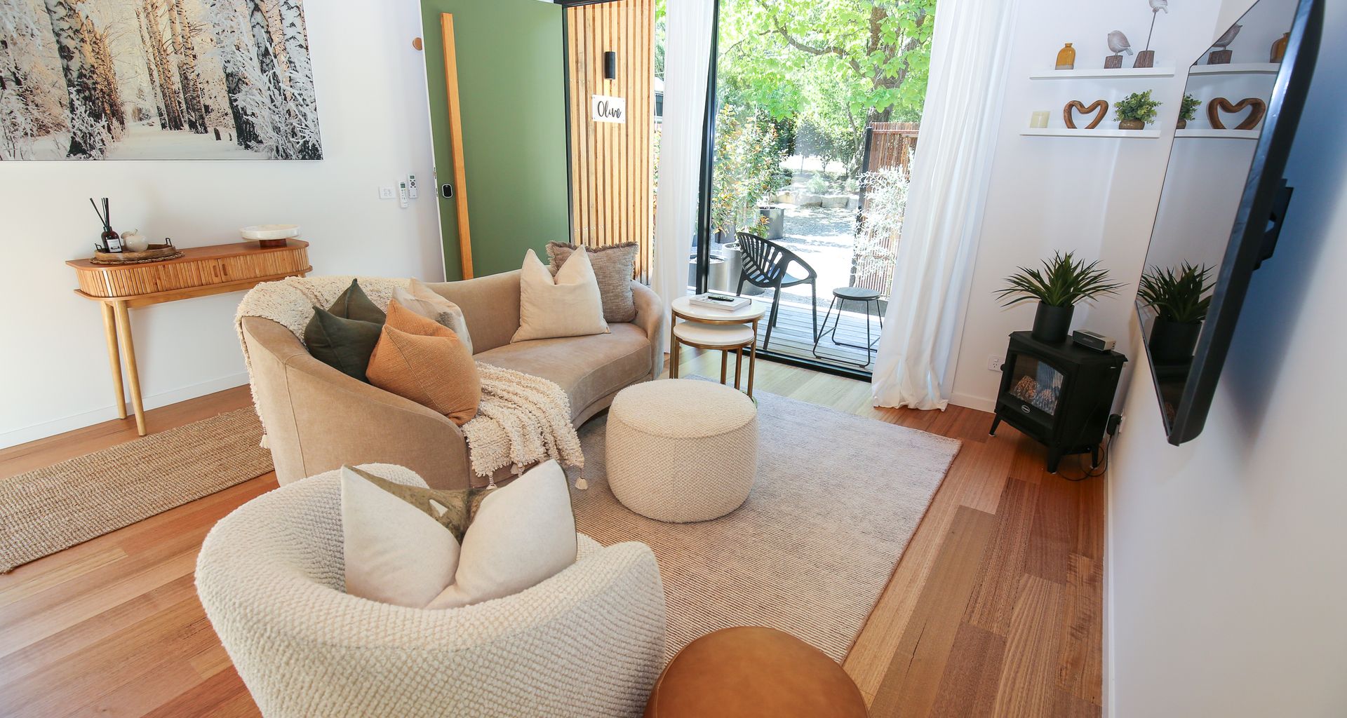 THE ROCKS – OLIVE RETREAT