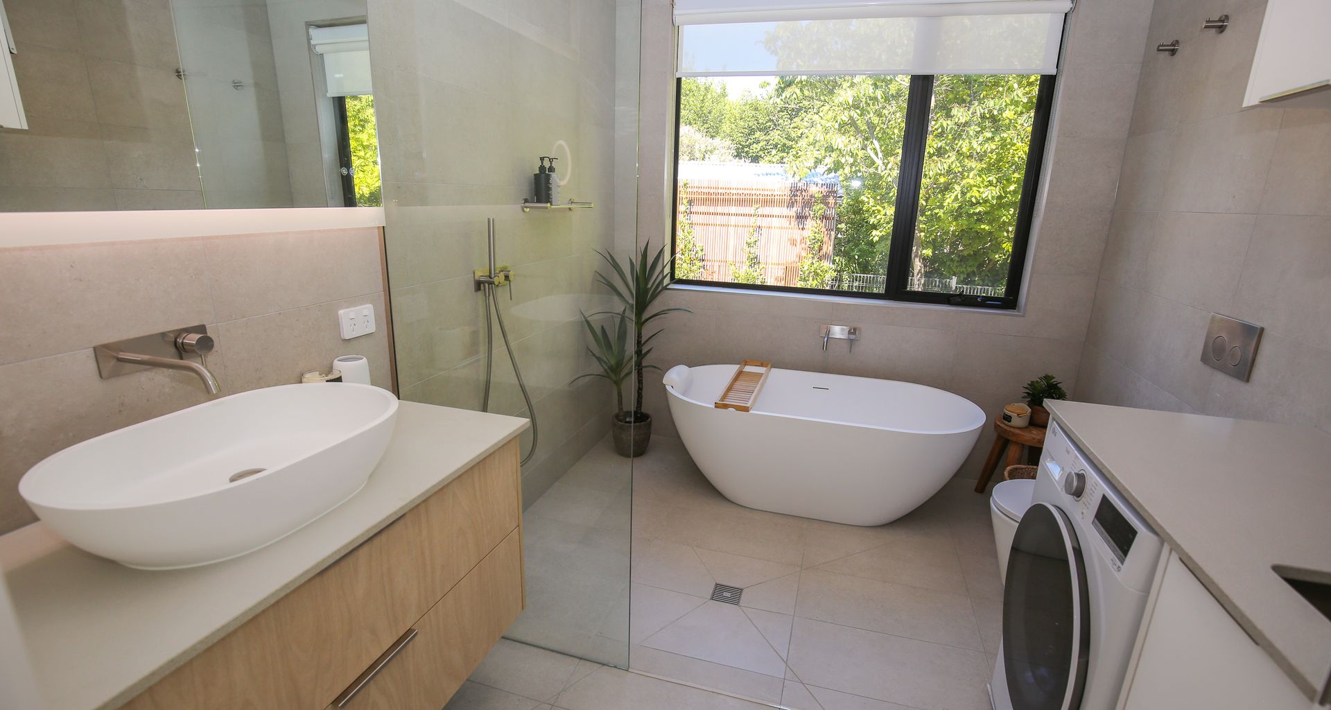 THE ROCKS – OLIVE RETREAT