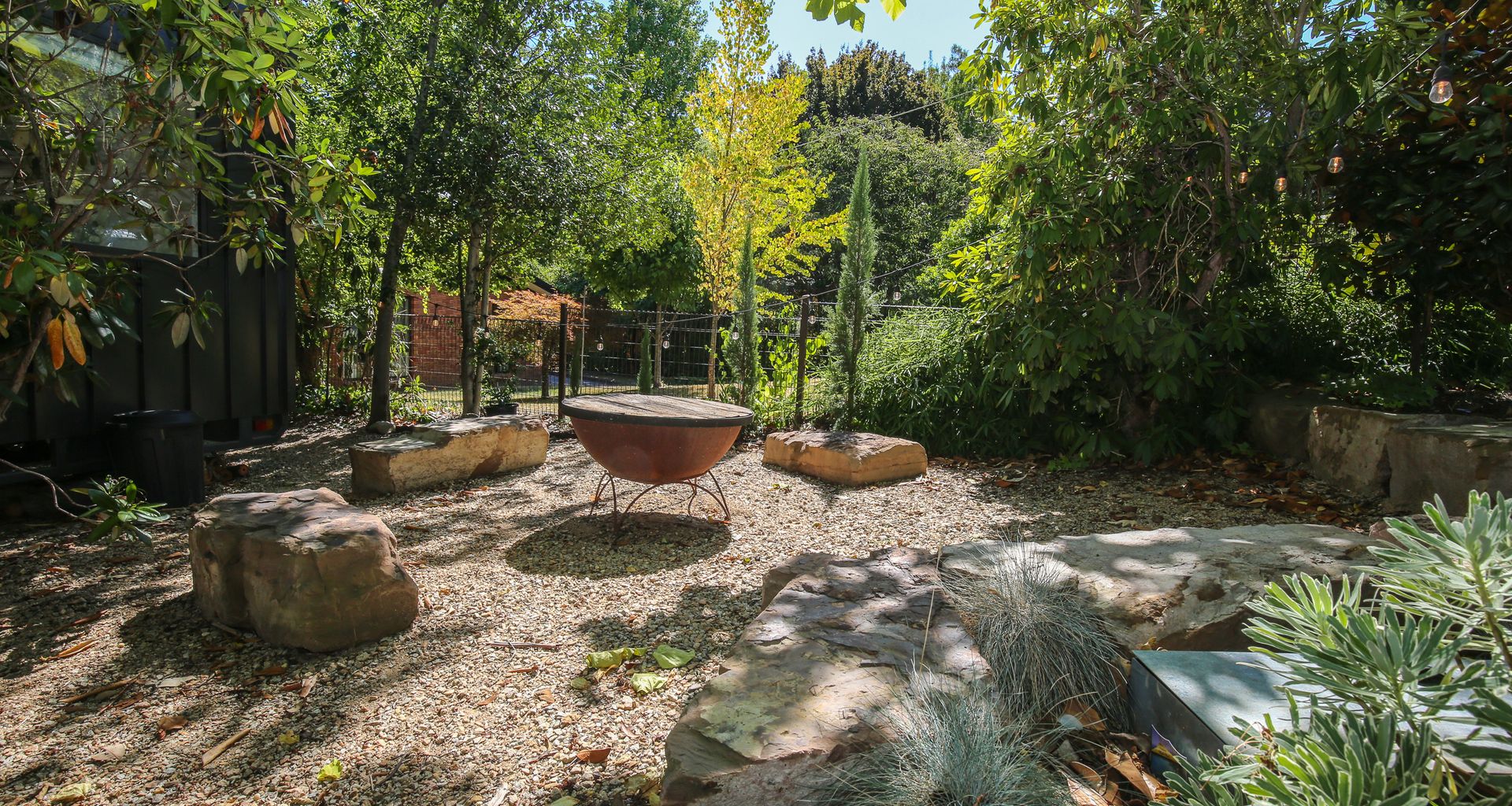 THE ROCKS – MAPLE TINY HOME