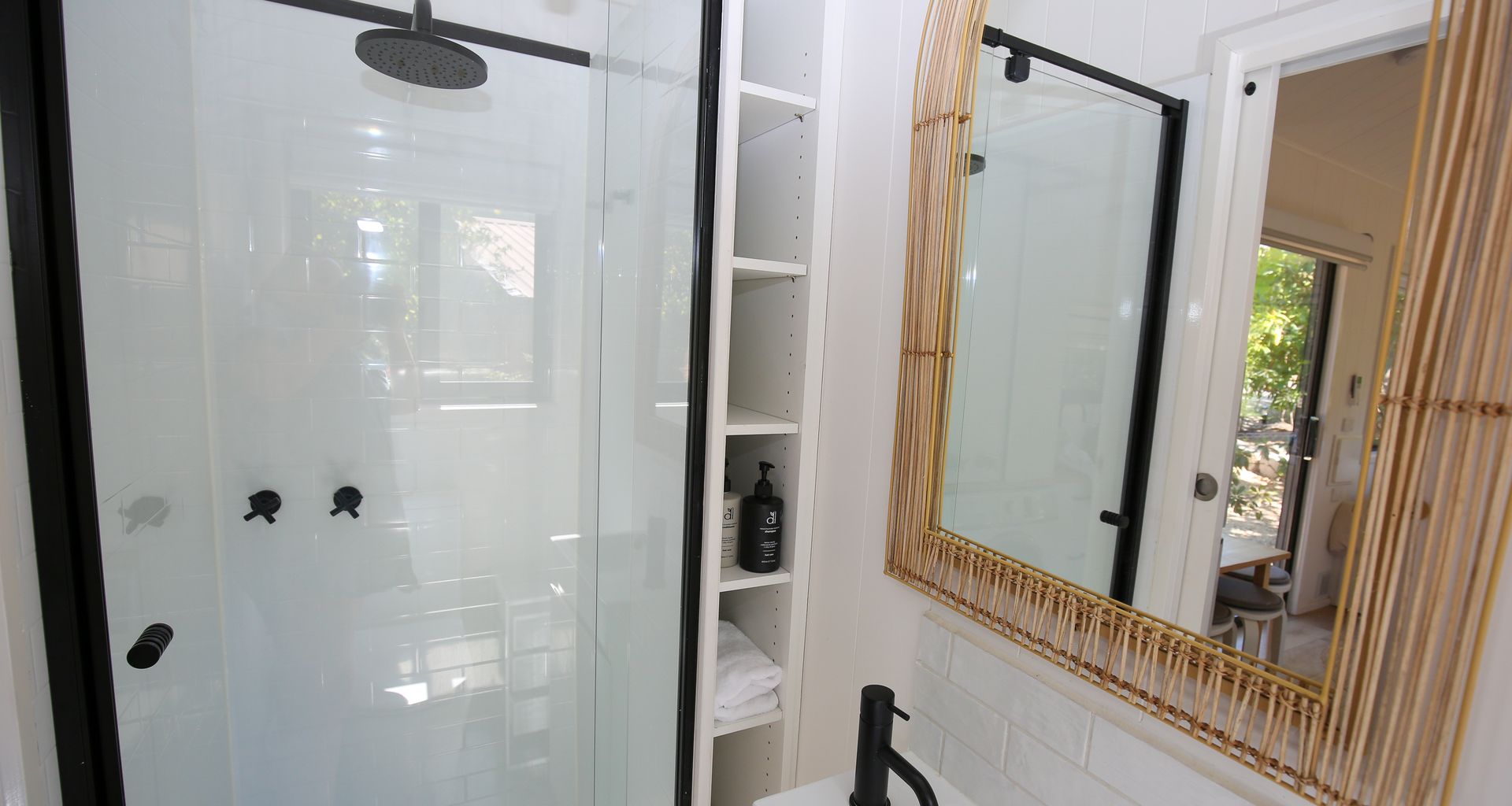 THE ROCKS – MAPLE TINY HOME