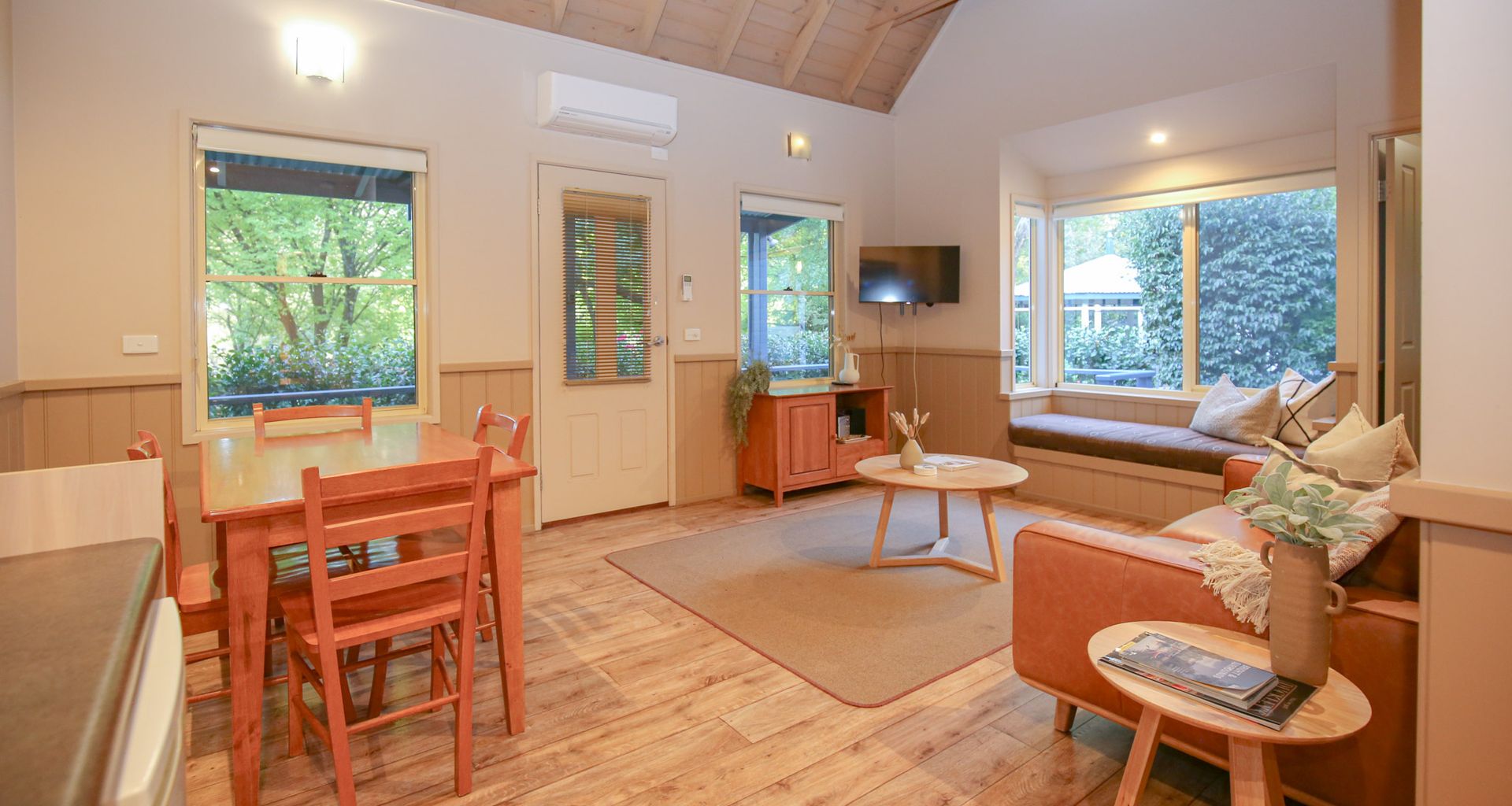 AUTUMN LEAF COTTAGE 2