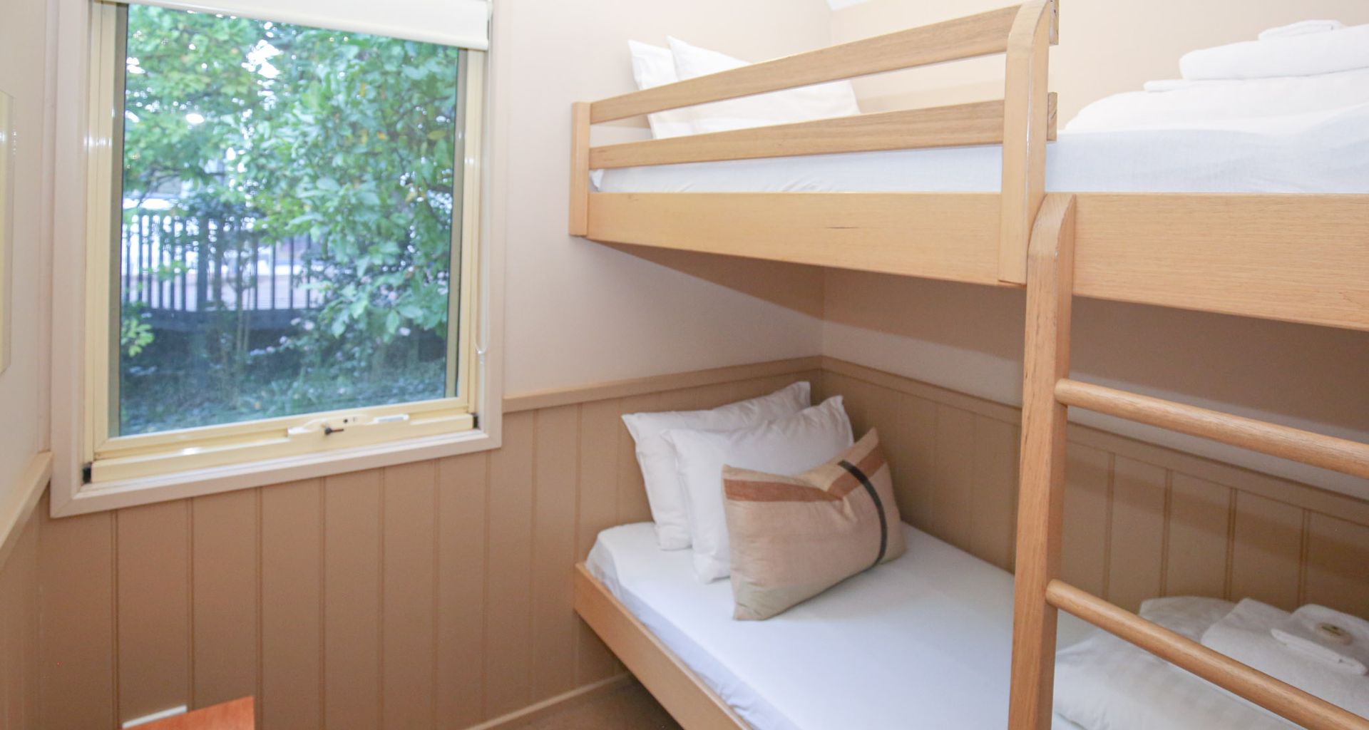 AUTUMN LEAF COTTAGE 2