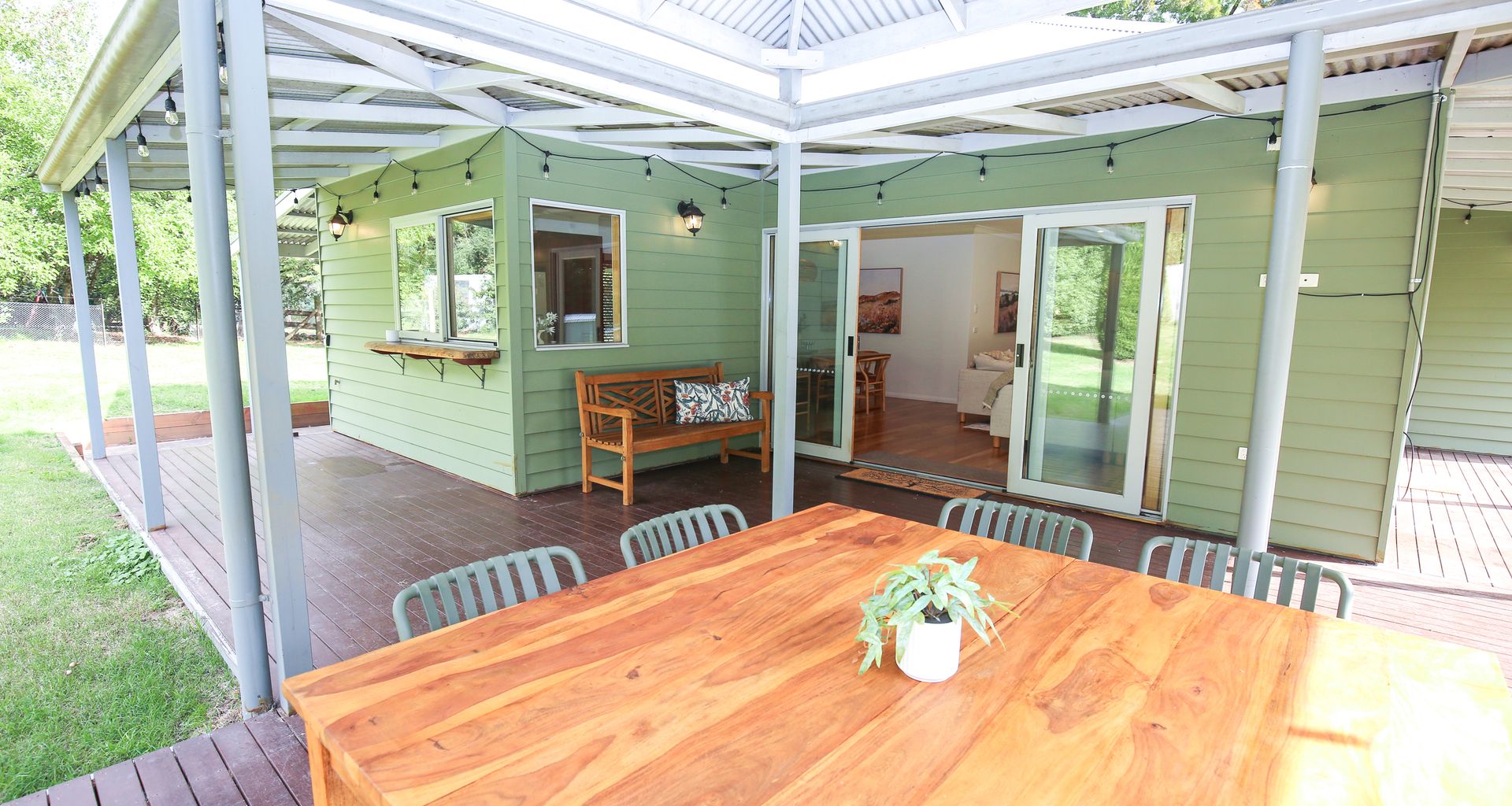 WANDI HIDEAWAY