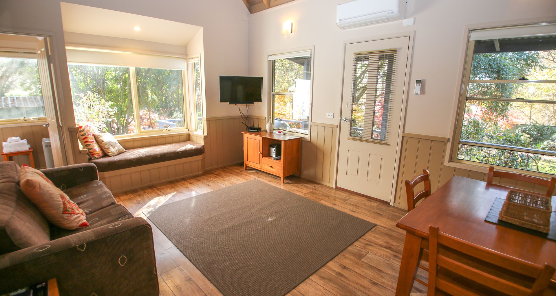 AUTUMN LEAF COTTAGE 1