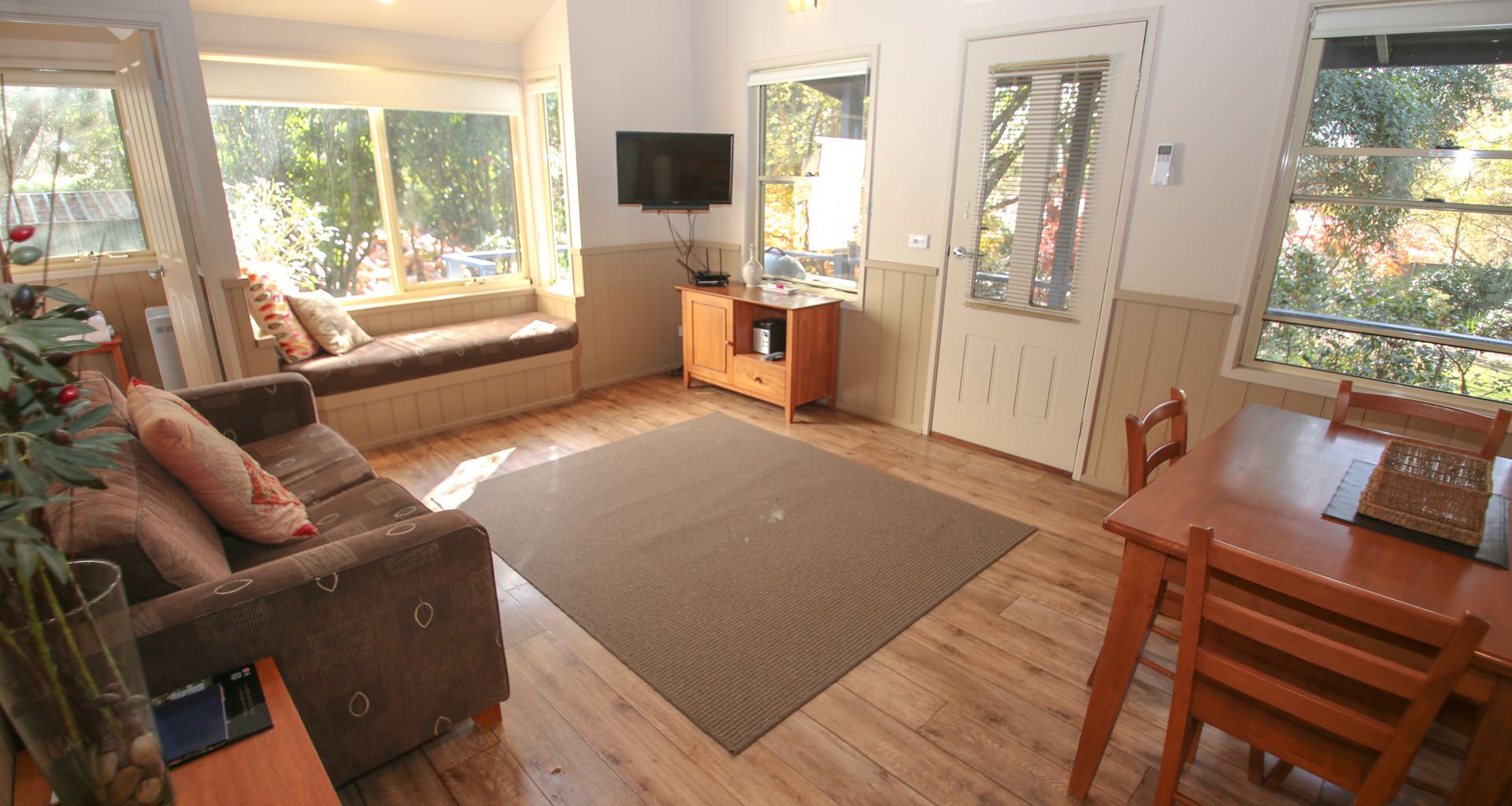 AUTUMN LEAF COTTAGE 1