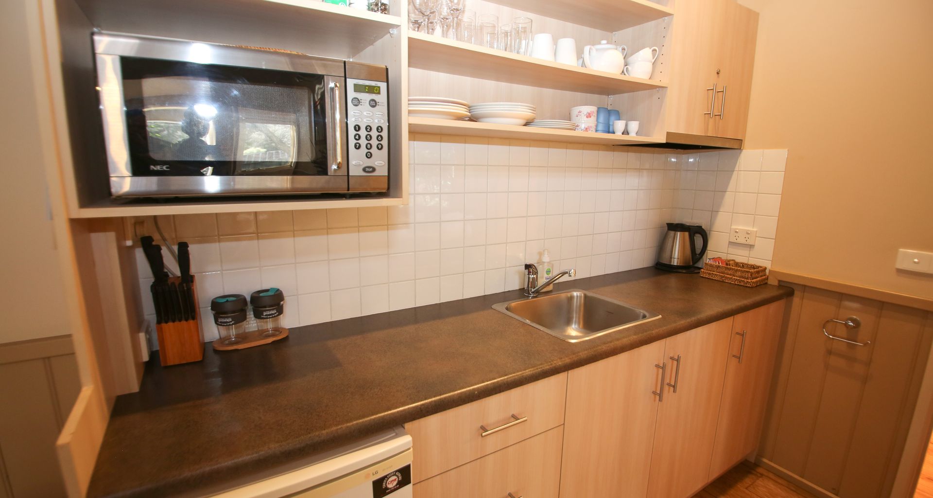 AUTUMN LEAF COTTAGE 1