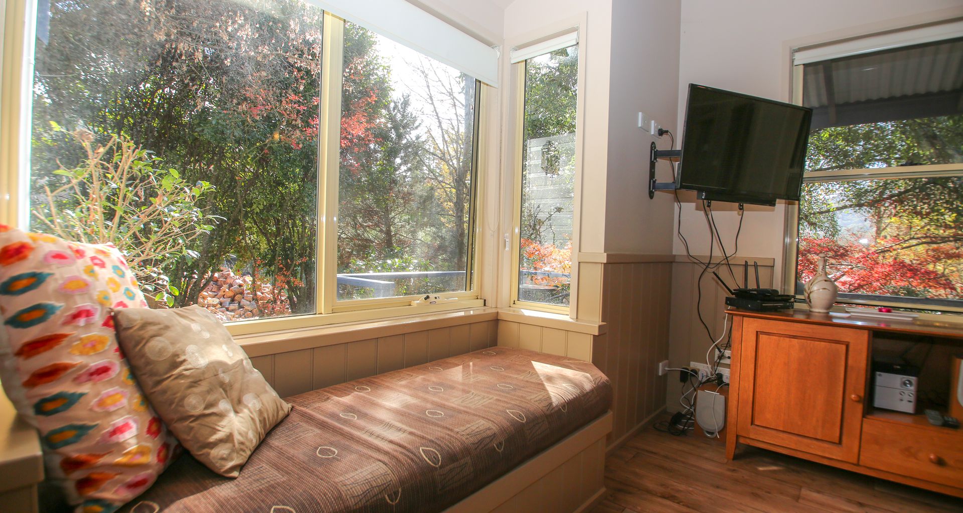 AUTUMN LEAF COTTAGE 1