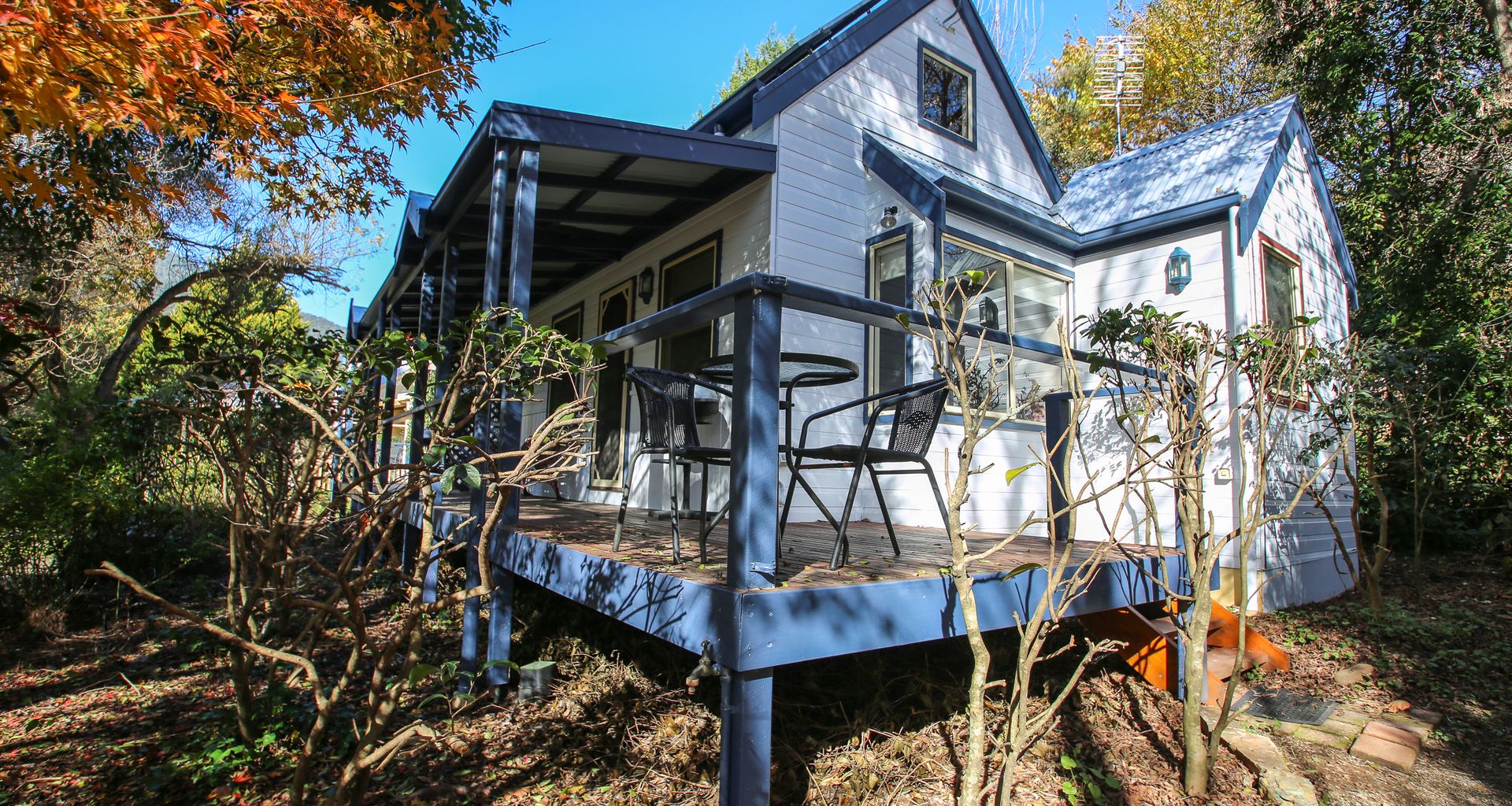 AUTUMN LEAF COTTAGE 1