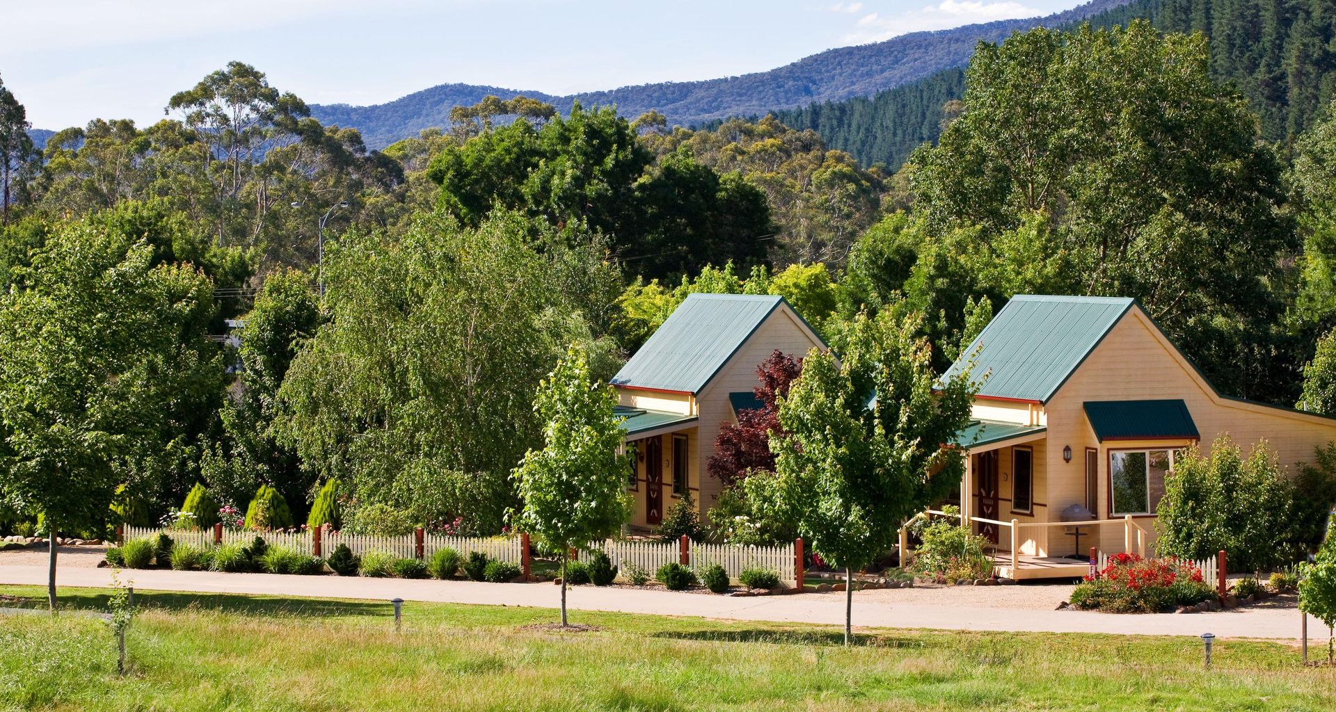 AUTUMN ABODE COTTAGES – ONE