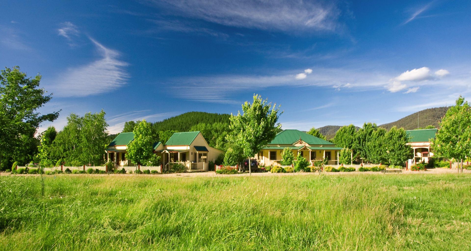 AUTUMN ABODE COTTAGES – ONE