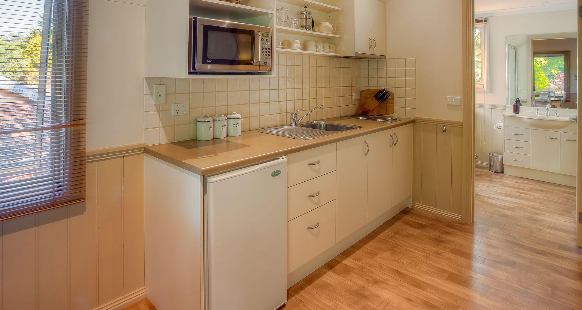 AUTUMN ABODE COTTAGES – ONE