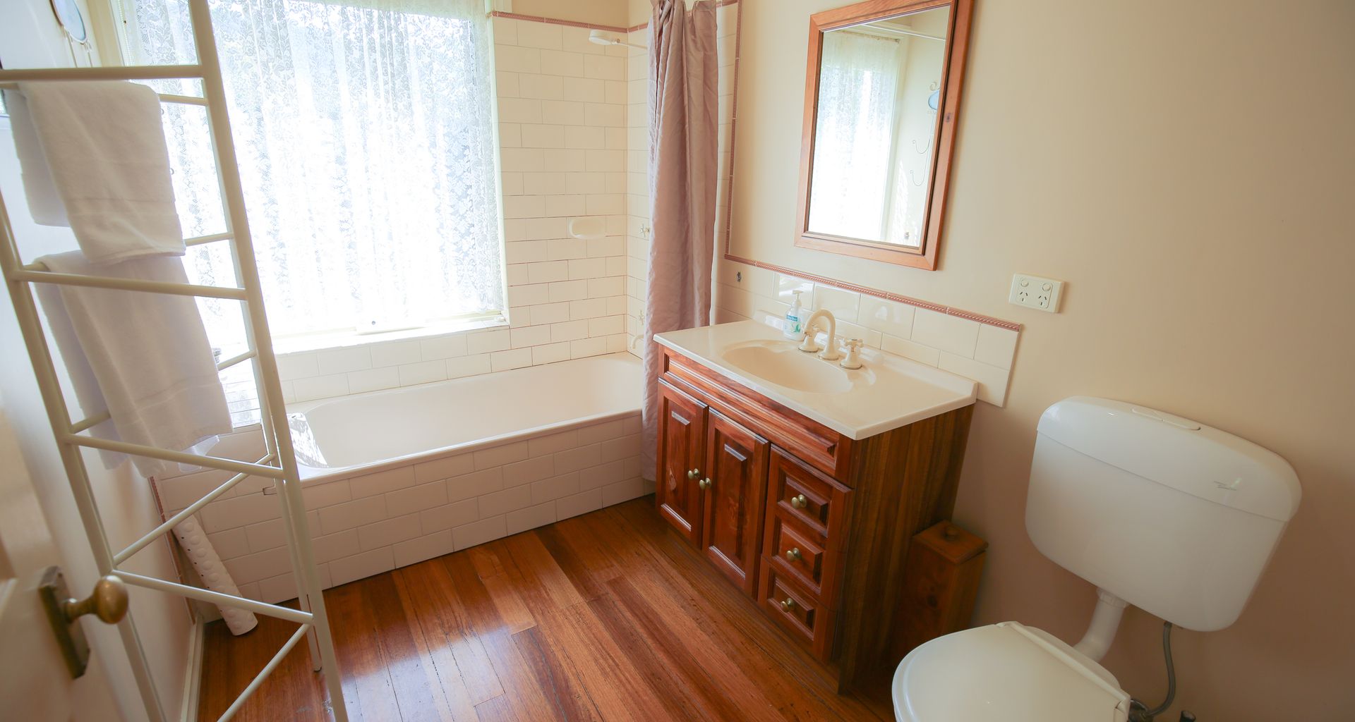 HARRIETVILLE COTTAGE