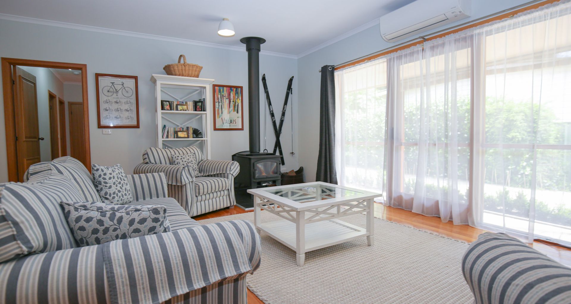 BRIGHT COUNTRY HOME